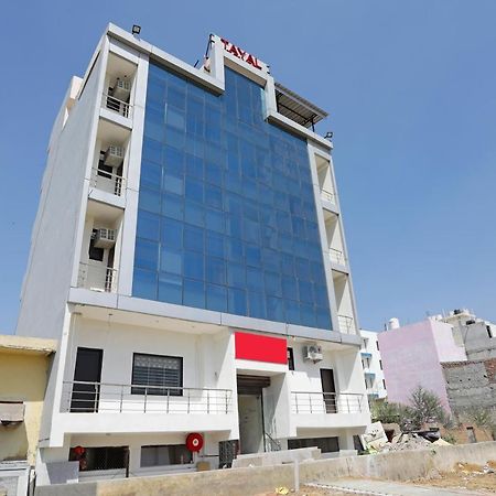 Oyo 12673 The Diplomat Inn دلهي المظهر الخارجي الصورة