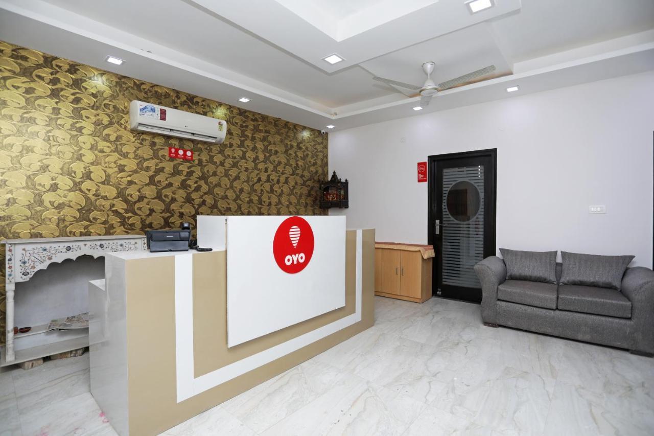 Oyo 12673 The Diplomat Inn دلهي المظهر الخارجي الصورة