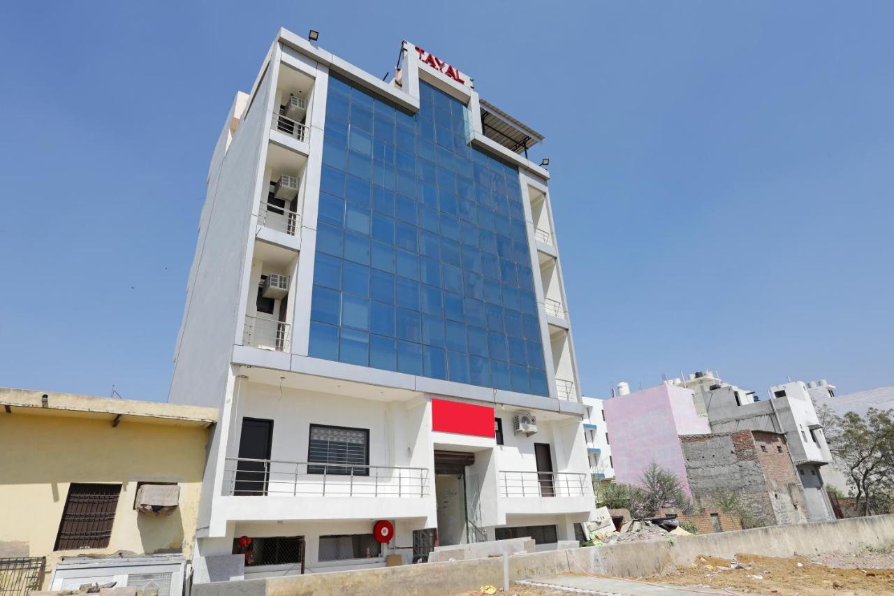 Oyo 12673 The Diplomat Inn دلهي المظهر الخارجي الصورة