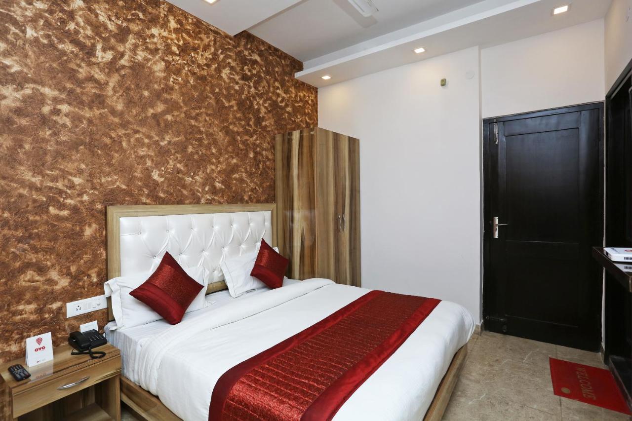 Oyo 12673 The Diplomat Inn دلهي المظهر الخارجي الصورة